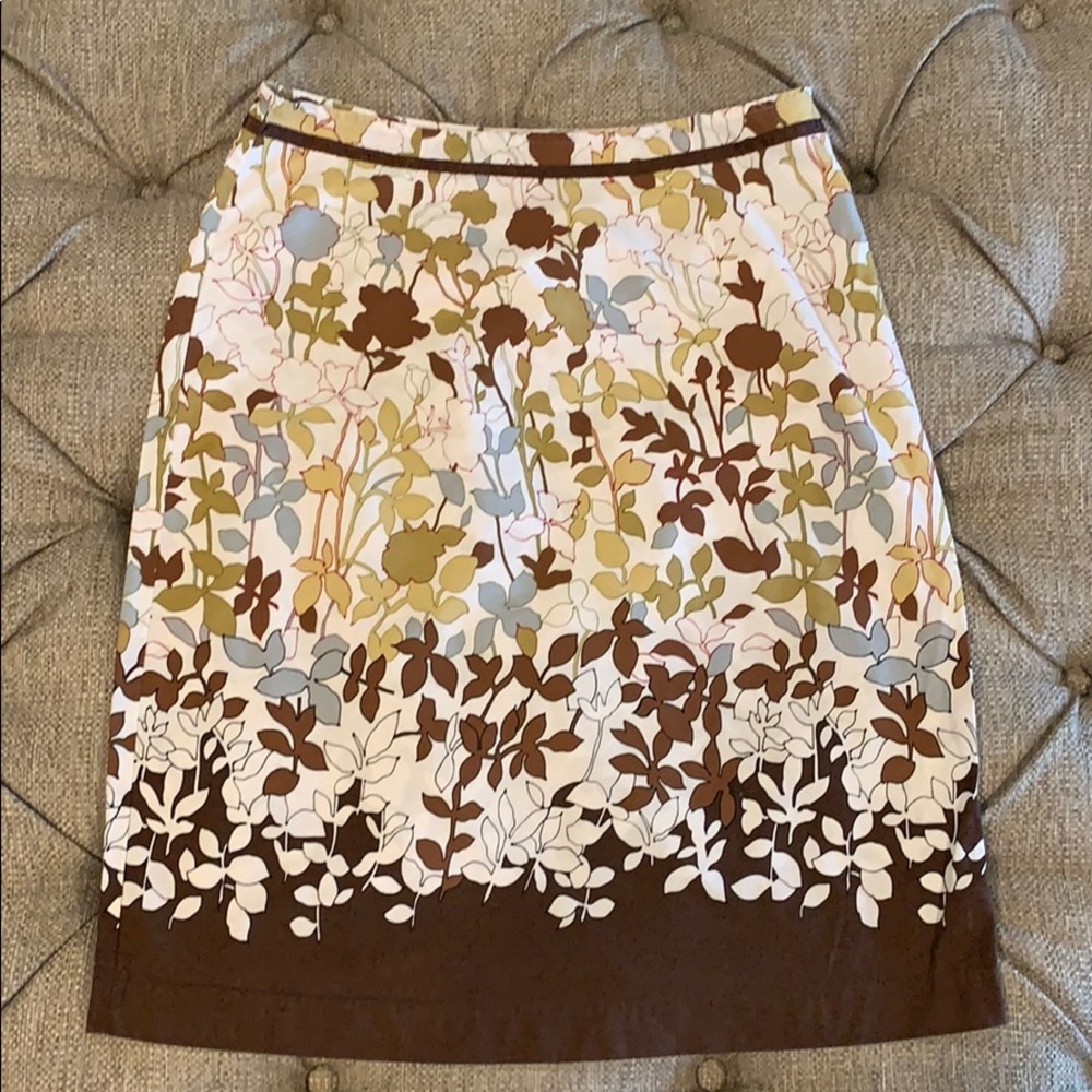 Pretty A line floral skirt bright white brown size 6